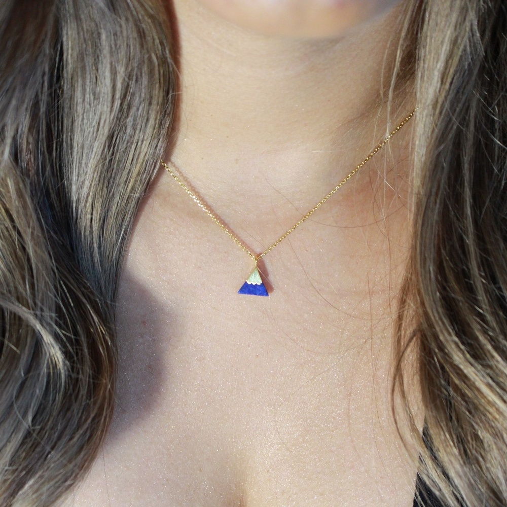 Little Mountain  pendant  necklace